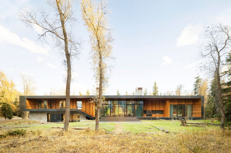 7 Reasons This Glass Home Is The Dream Getaway For Teton Mountain Lovers In Wyoming - Decor Hint 18 Acres Of Untamed Wyoming Wilderness