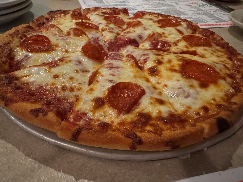 10 Pizza Places In Ohio So Good, Locals Won't Tell Tourists About Them - Decor Hint Luigi's Restaurant