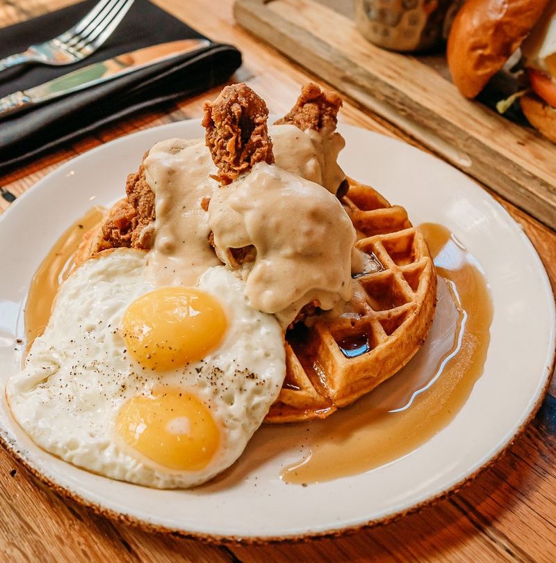 Mother's Ruin: Boozy Breakfast Paradise