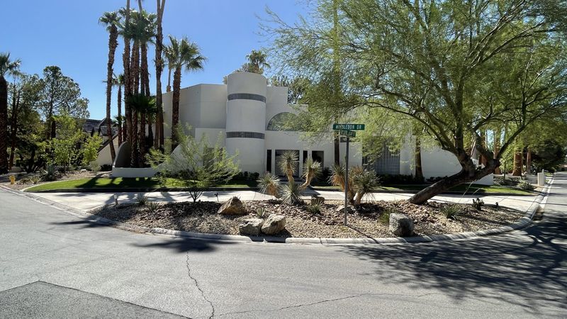 7 Las Vegas Ranch Homes That Time-Traveled From The '60s - Decor Hint Rancho Bel Air: Luxury Living, Sixties Style