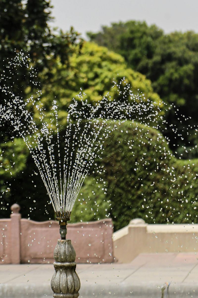 8 Ways To Make A Small Garden Feel Like A Hidden Oasis - Decor Hint Water Features: Small fountains or birdbaths