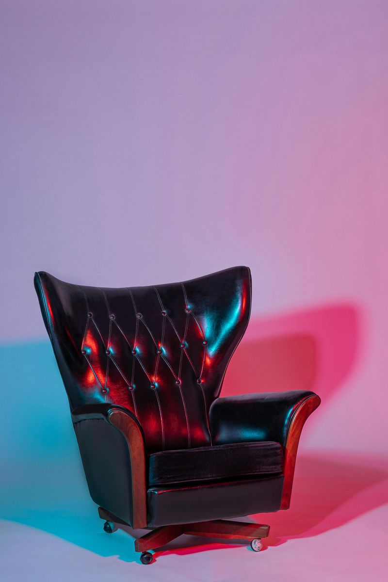 13 Things Worth Hunting For At Your Local Thrift Store - Decor Hint Classic Leather Armchairs