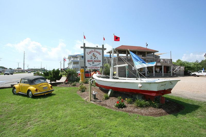 7 North Carolina Hot Dog Joints With Legendary Toppings - Decor Hint Capt'n Franks