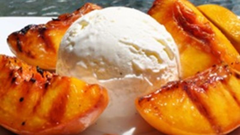 Georgia Peach Desserts Made For Summer Tables - Decor Hint Grilled Peach Sundaes