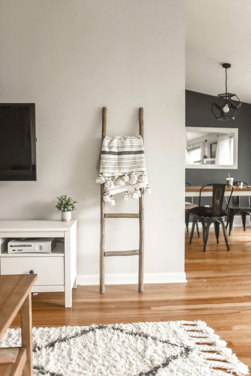 A Practical Guide To Tufted And Flat-Woven Rugs For Your Home - Decor Hint Seasonal Swapping For Year-Round Comfort