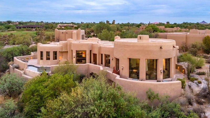 Scottsdale's Celebrity Adobe Retreat