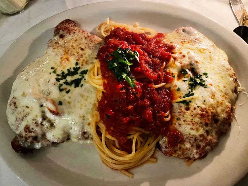 John's Of 12th Street: Historic Italian Excellence