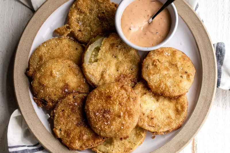 20 Appetizers So Good, Everyone In Georgia Will Beg For The Recipe - Decor Hint Crispy Fried Green Tomatoes