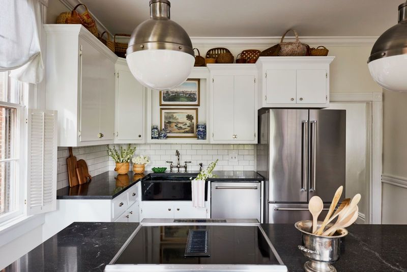 8 Austin Bungalows With Retro Kitchens Full Of Character - Decor Hint Black and White Beauty in Barton Hills