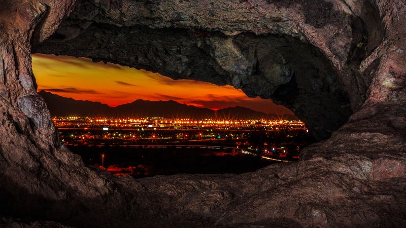 Papago Park's Hole-in-the-Rock Trail