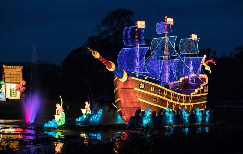 Shipwrecked Vessels Make A Splash