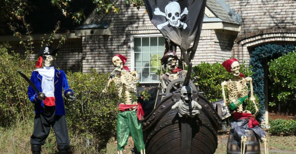 Pirate Themed Halloween Yards Take Over Maryland Waterfront Homes - Decor Hint