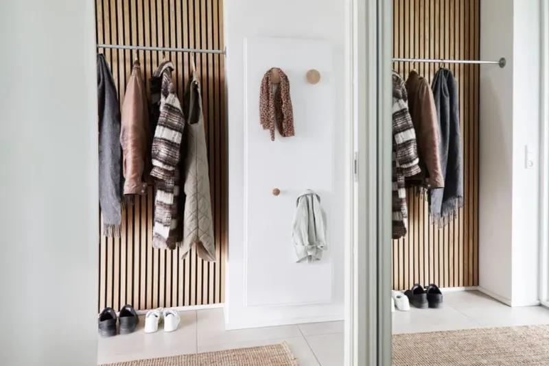 12 Chicago Entryways That Hide Clutter In Plain Sight - Decor Hint Radiator Pipe Vertical Hangers