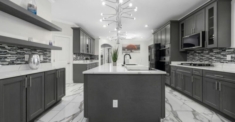 Pros Share 10 Cabinet Design Errors That Might Hurt Your Kitchen’s Look
