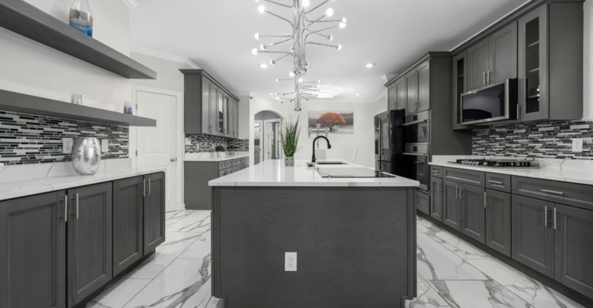 Pros Share 10 Cabinet Design Errors That Might Hurt Your Kitchen's Look - Decor Hint Pros Share 10 Cabinet Design Errors That Might Hurt Your Kitchens Look - Decor Hint
