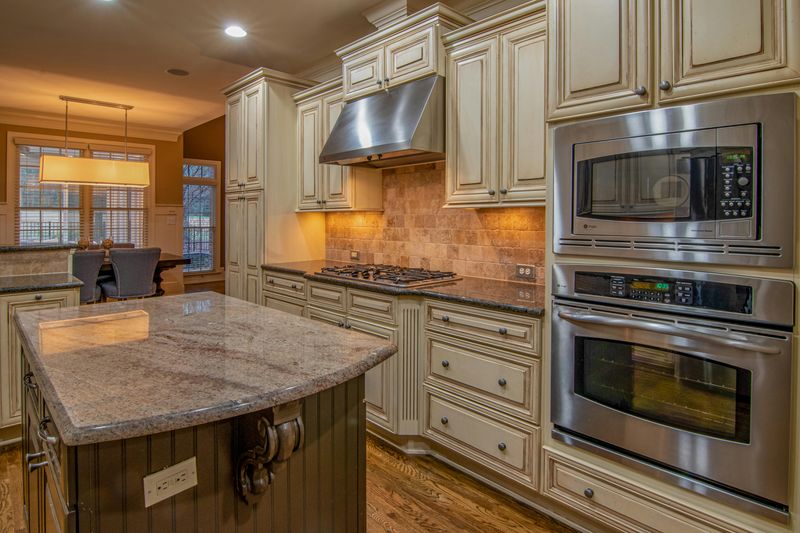 7 Storage Hacks That Might Work For Smaller Kitchens - Decor Hint Overhead Cabinet Extensions