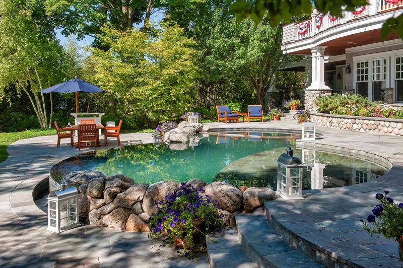 9 Phoenix Outdoor Rooms Designed In Earthborn Elegance With Reclaimed Elements - Decor Hint Vineyard Barrel Spa Retreat