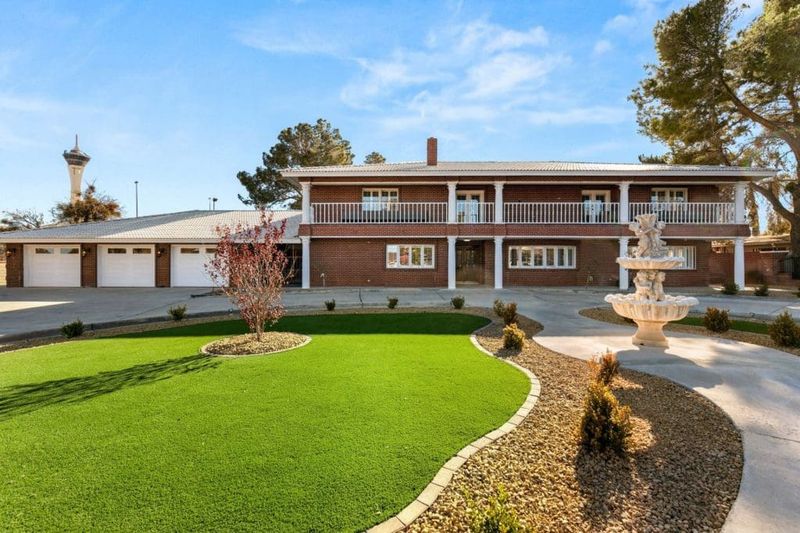 7 Las Vegas Ranch Homes That Time-Traveled From The '60s - Decor Hint Scotch 80s: Where Rat Pack Elegance Lives On