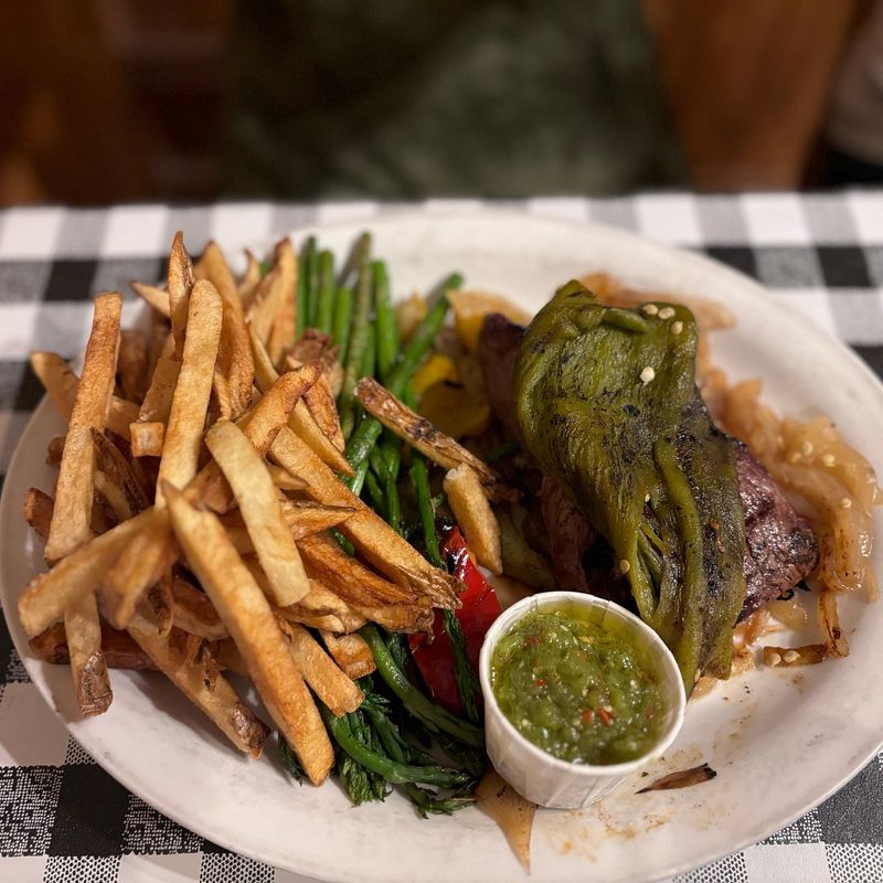 Cowgirl BBQ – Western Flair Meets Chili Kick