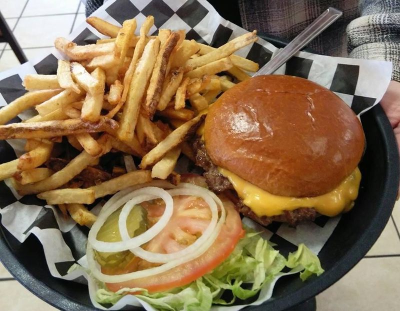 Knotty Pig BBQ, Burger & Chili House – Smoky Fusion Perfection