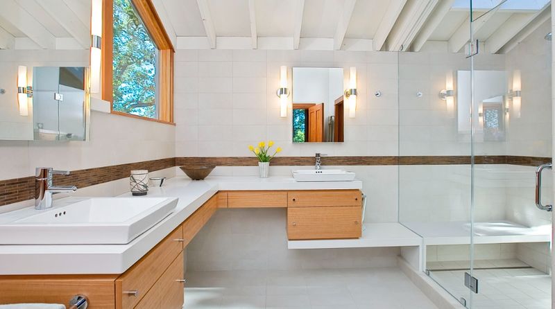 8 New Jersey Small-Bath Layouts That Actually Fit A Vanity - Decor Hint Round-The-Corner Configuration