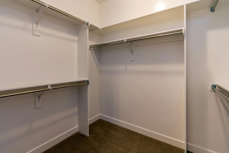 18 Practical Ways That May Increase Your Home's Appeal And Value Before Selling - Decor Hint Declutter And Depersonalize