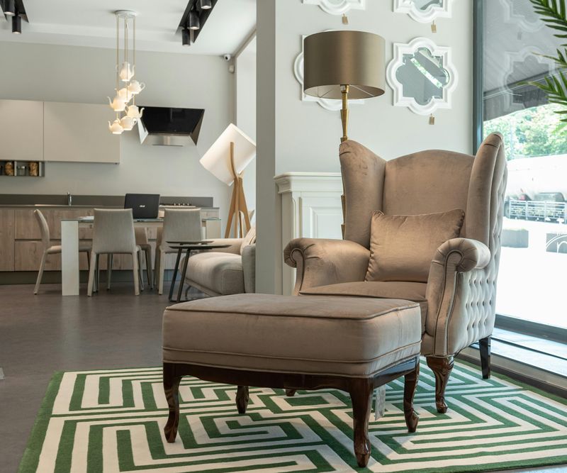 13 Subtle Changes That Could Make Your Home Look Modern Again - Decor Hint Adding a statement rug with geometric patterns