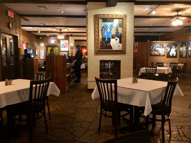 The Blue Dog Cafe – Where Art Meets Cuisine