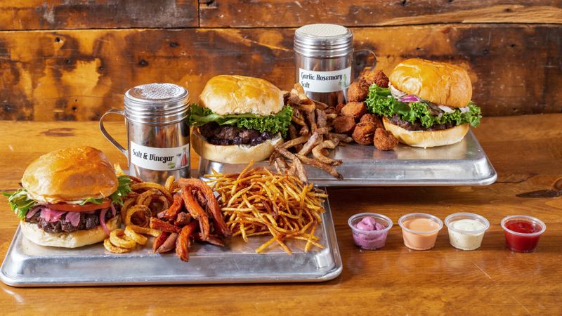 10 Idaho Fry-Sauce Burger Shacks Locals Love - Decor Hint Golden Buck Burger, Nampa
