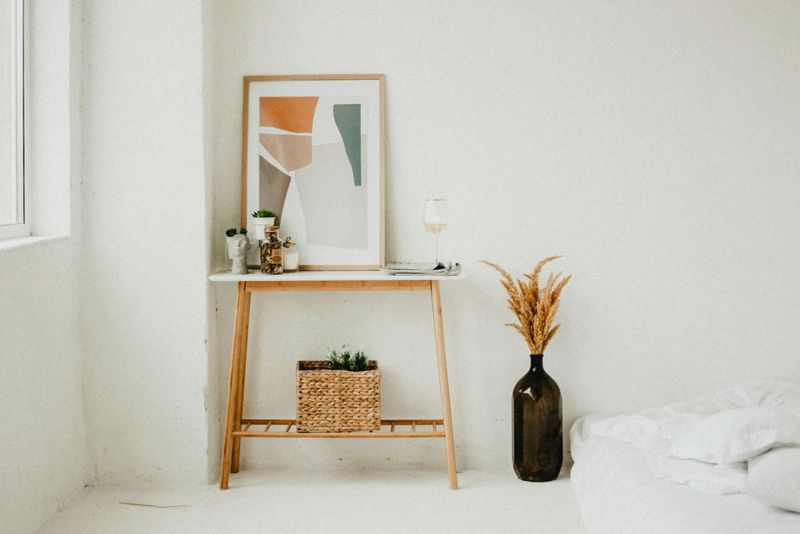 21 Simple Ways To Make Your Home Feel Cozier - Decor Hint Arrange Intimate Decorative Vignettes