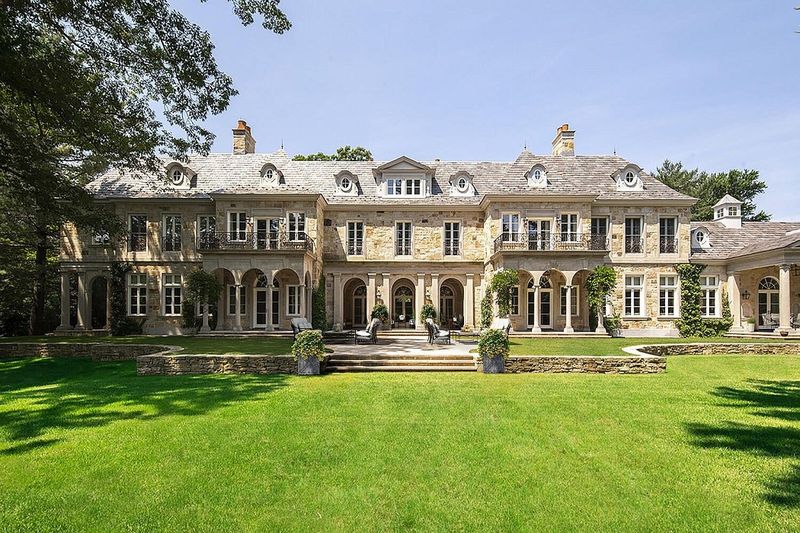 12 Greenwich Estates With Timeless Old-World Elegance - Decor Hint Lake Avenue Chateau: European Grandeur Reimagined