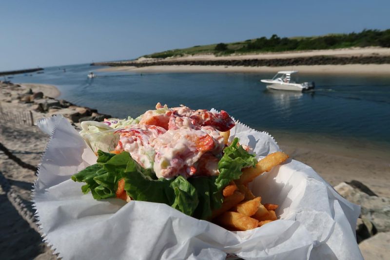 Sesuit Harbor Café