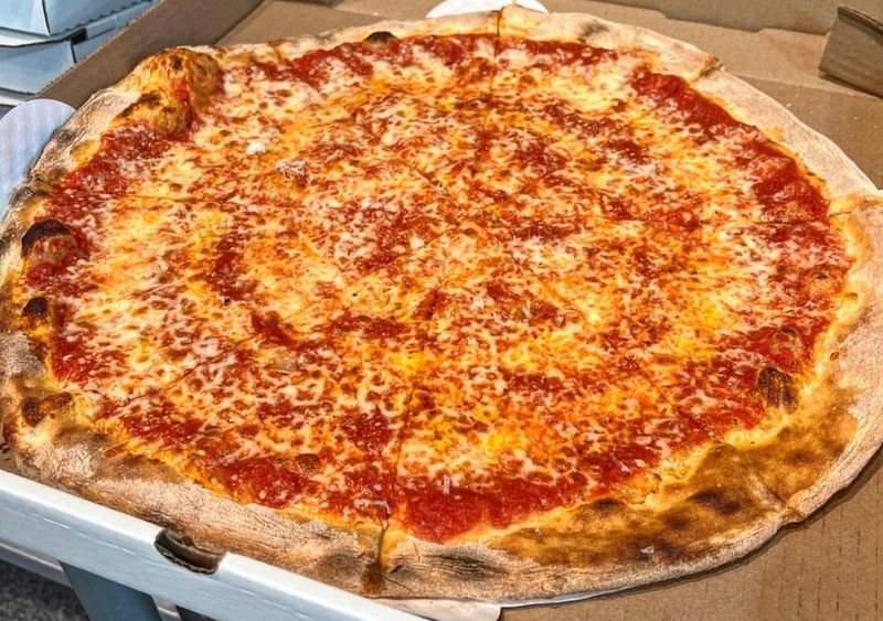 10 Pizza Places In Ohio So Good, Locals Won't Tell Tourists About Them - Decor Hint Pizzeria DiLauro – Chagrin Falls