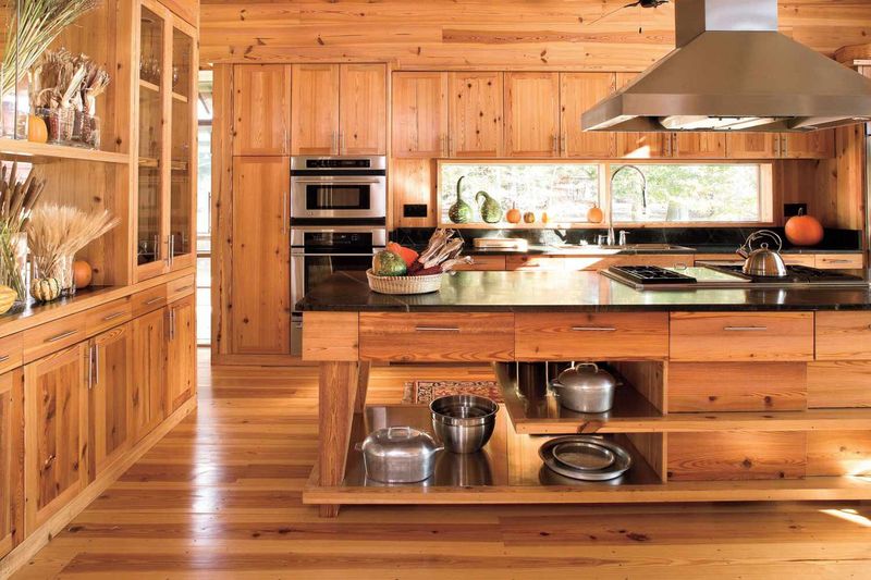 Oak Kitchen Cabinets