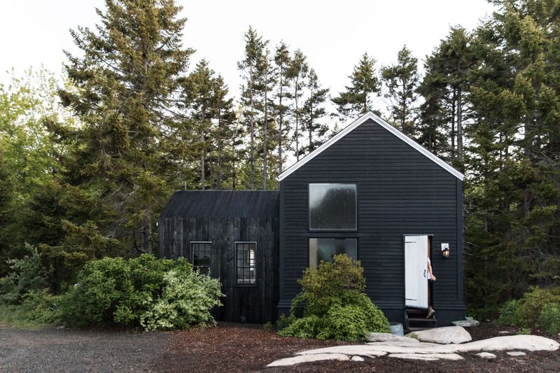Coastal Retreat In Maine