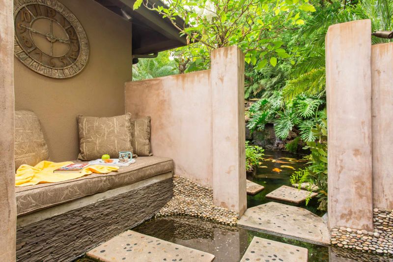 Texas Outdoor Spaces That Bring The Comfort Of Home Outside - Decor Hint Garden Meditation Nooks