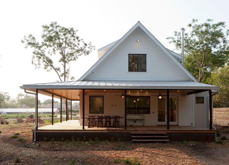 9 Texas Farmhouses That Blend Tradition And Modern Style - Decor Hint Piney Woods Perfection