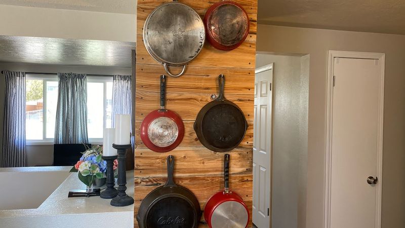 Cast Iron Skillets: Kitchen Wall Statements
