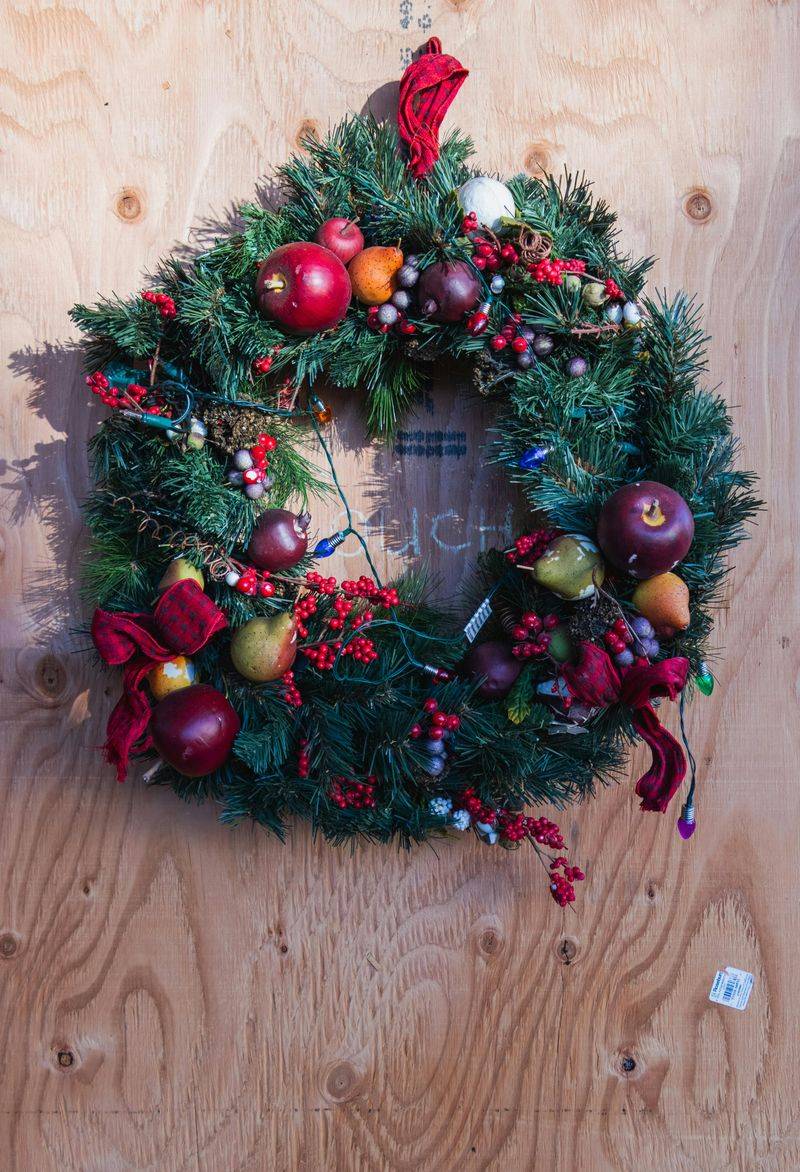 Apple-Themed Door Wreath 