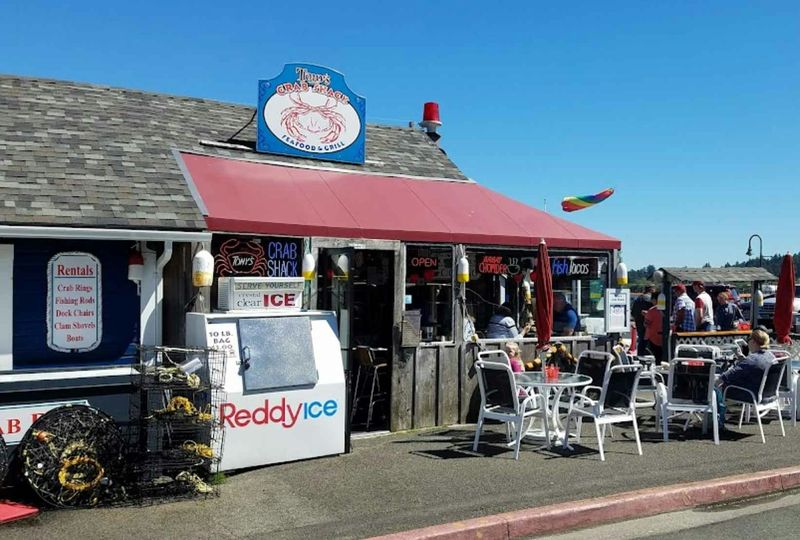 12 Oregon Restaurants That Deserve A Bigger Crowd - Decor Hint Tony's Crab Shack – Coastal Seafood Straight From The Boat
