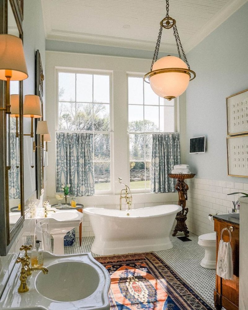 Highlands Charming Bathroom