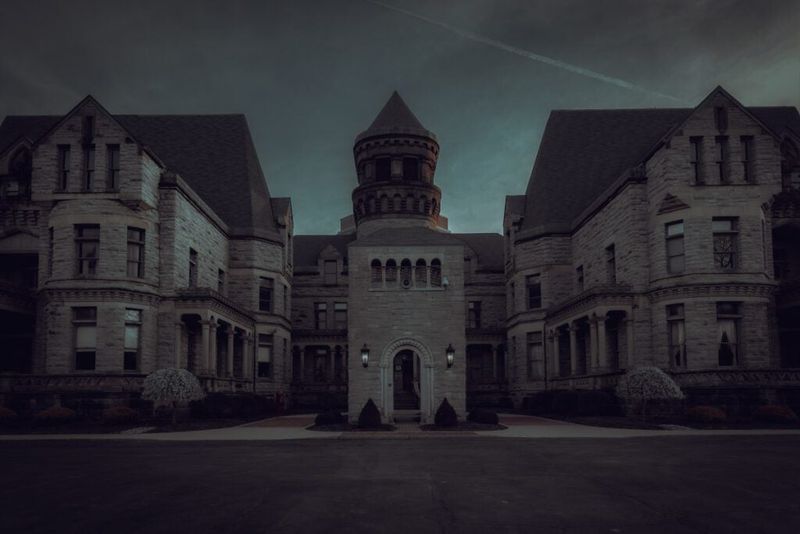 Mansfield Shadows & Spirits Tour – Mansfield, OH