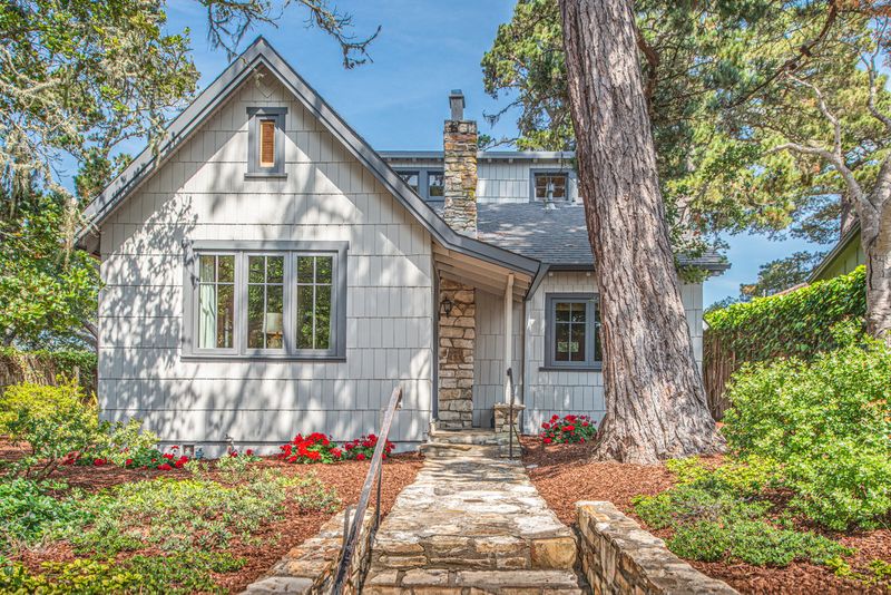 8 California Beach Houses That Capture Classic Coastal Living - Decor Hint Monterey Bay Cottage