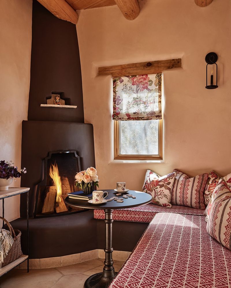 12 New Mexico Pueblo-Style Homes Straight Out Of A Storybook - Decor Hint Kiva Fireplace Masterpiece