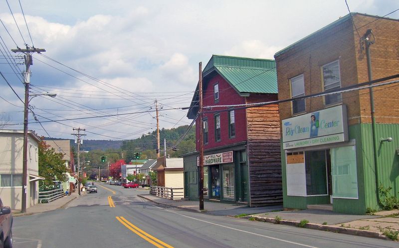 10 Charming New York Villages Ideal For A Weekend Getaway - Decor Hint Livingston Manor – Catskills