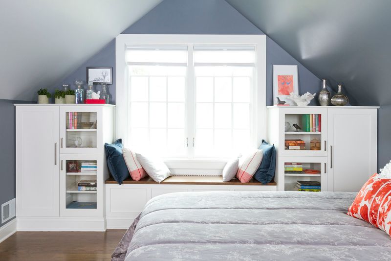 9 Minneapolis Attics Reimagined As Cozy Bedrooms - Decor Hint Bookworm's Paradise in Prospect Park