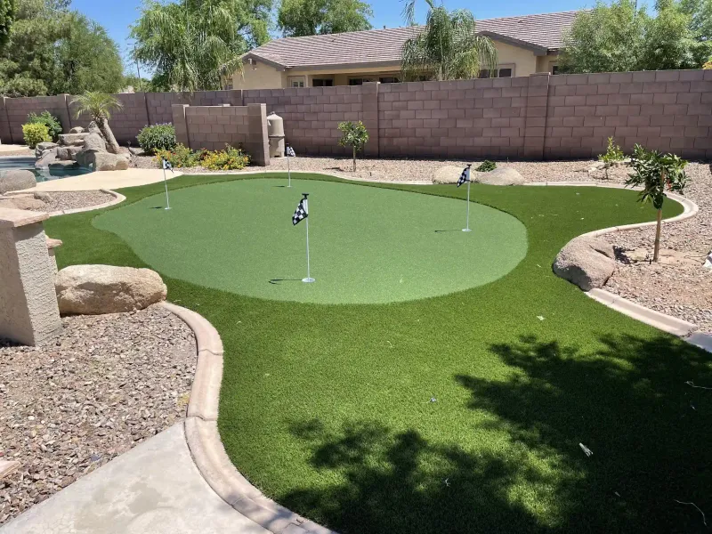 9 Phoenix Outdoor Rooms Designed In Earthborn Elegance With Reclaimed Elements - Decor Hint Golf Course Greens Meditation Space
