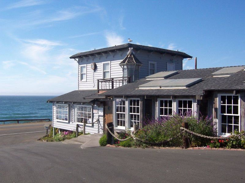 11 Coastal Eats With Seafood and Views Along California's Highway 1 - Decor Hint Sea Chest Oyster Bar (Cambria)