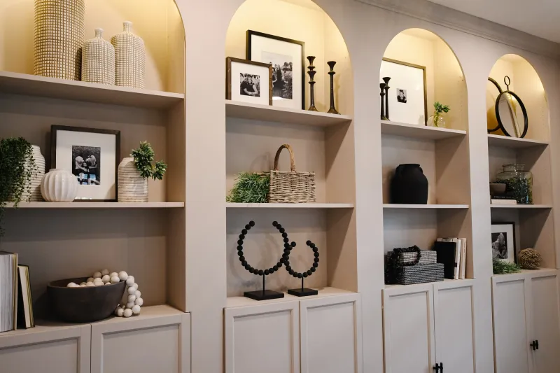 Curved Built-In Shelving For Functional Style