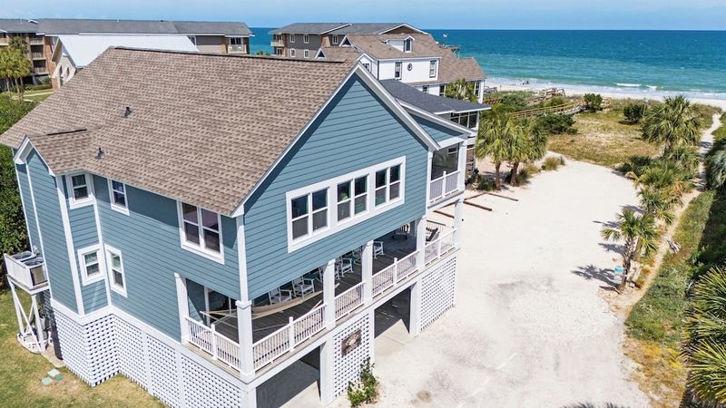 12 Homes Along South Carolina's Coast That Could Feel Classically Southern - Decor Hint Pawleys Island Beach House Old-School Vacation Simplicity